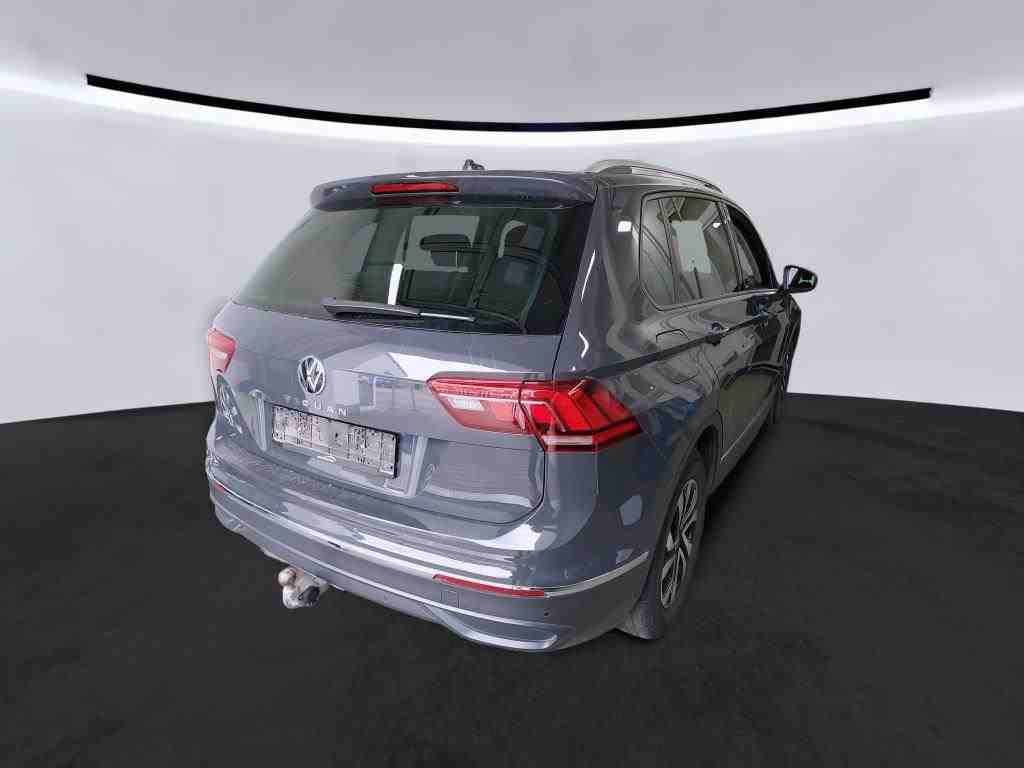 Volkswagen Tiguan 2.0 TDI DSG ACTIVE AHK NAVI ACC SITZHZG