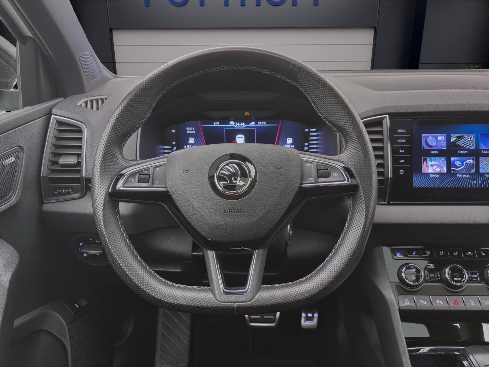 Skoda Karoq 1.5 TSI DSG SPORTLINE PANO NAVI KAMERA SITZHZG