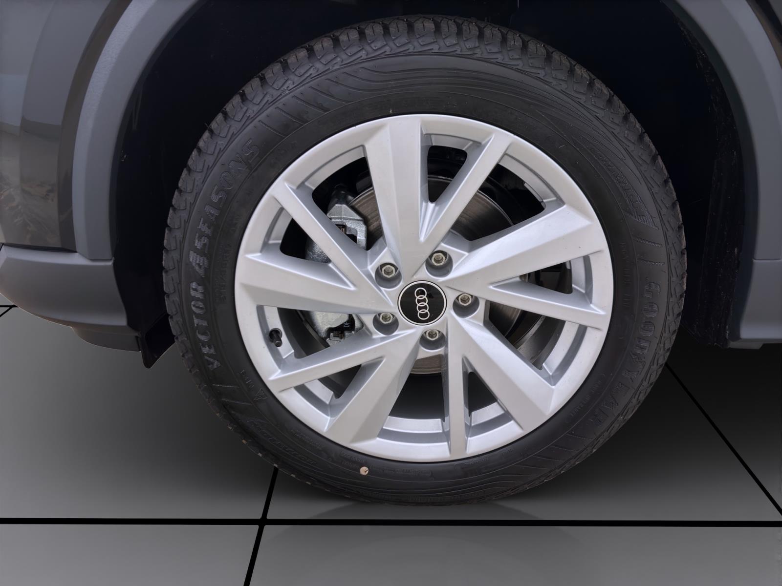 Audi Q2 30 TDI MATRIX KAMERA SITZHZG PDC