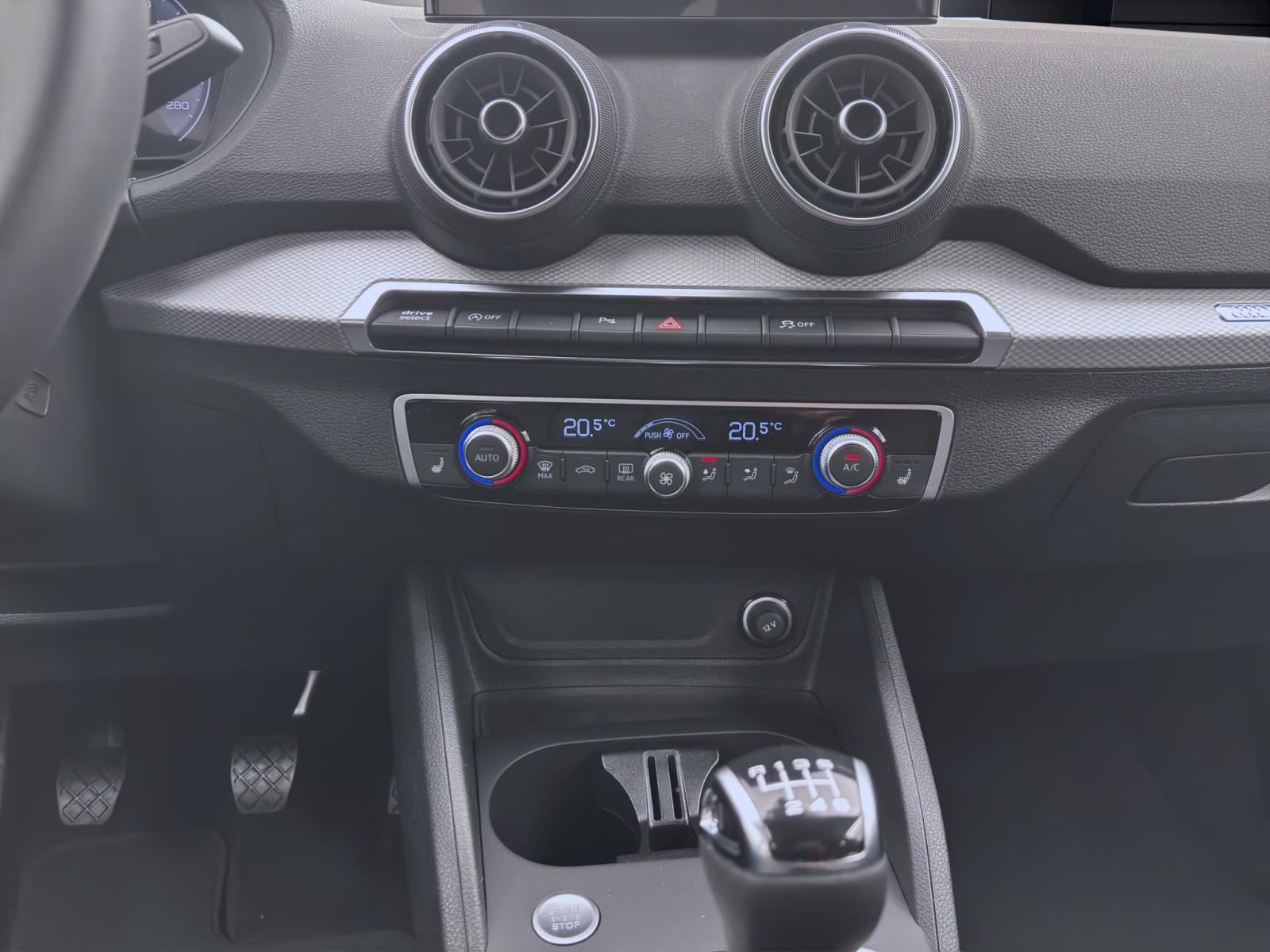 Audi Q2 30 TDI MATRIX KAMERA SITZHZG PDC