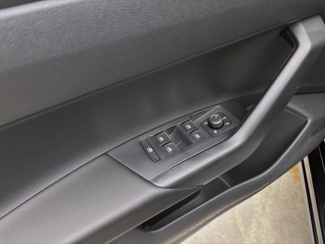 Bild 9: Volkswagen Polo 1.0 MPI GOAL IQ.LIGHT NAVI PDC LM15