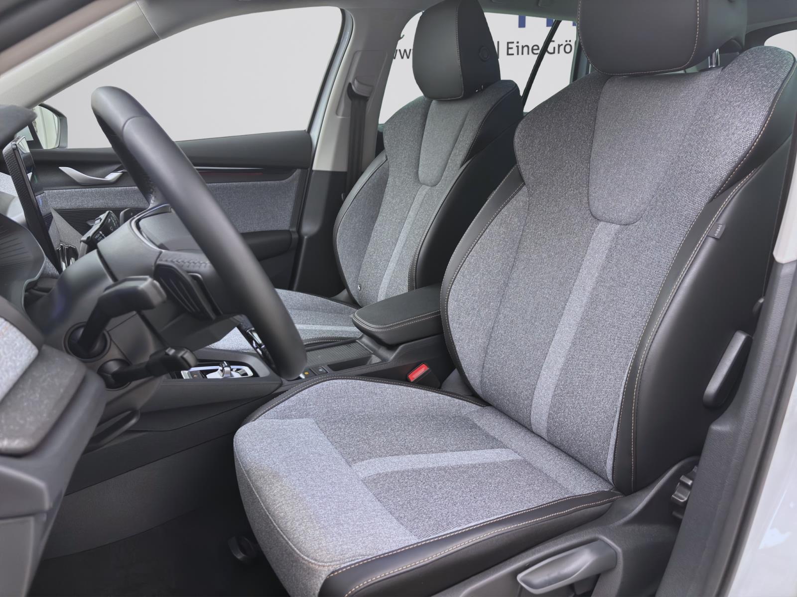 Bild 8: Skoda Octavia Combi 2.0 TDI DSG SELECTION NAVI KLIMA PDC MATRIX
