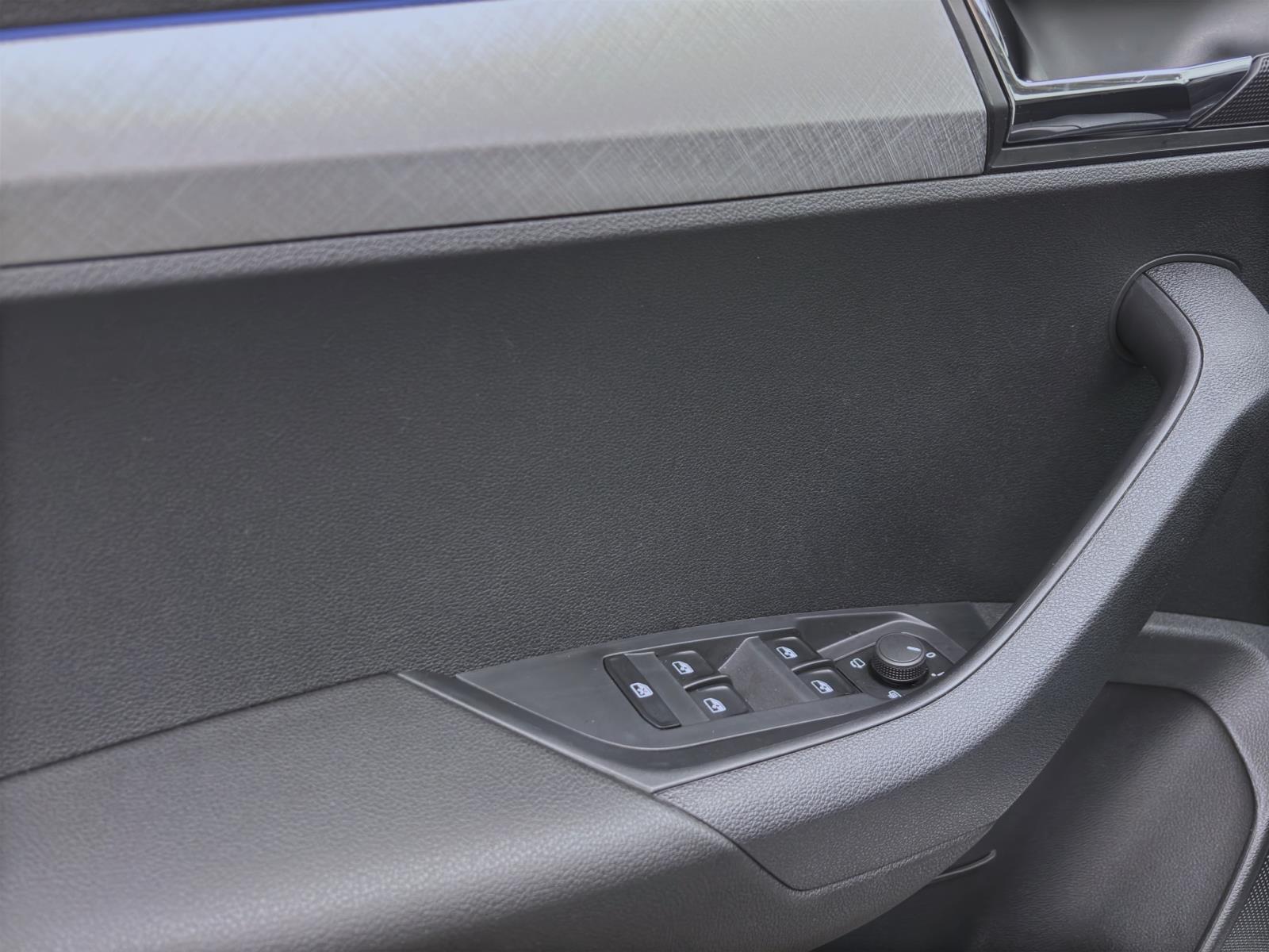 Skoda Karoq 1.5 TSI DSG SELECTION NAVI KAMERA MATRIX SITZHZG