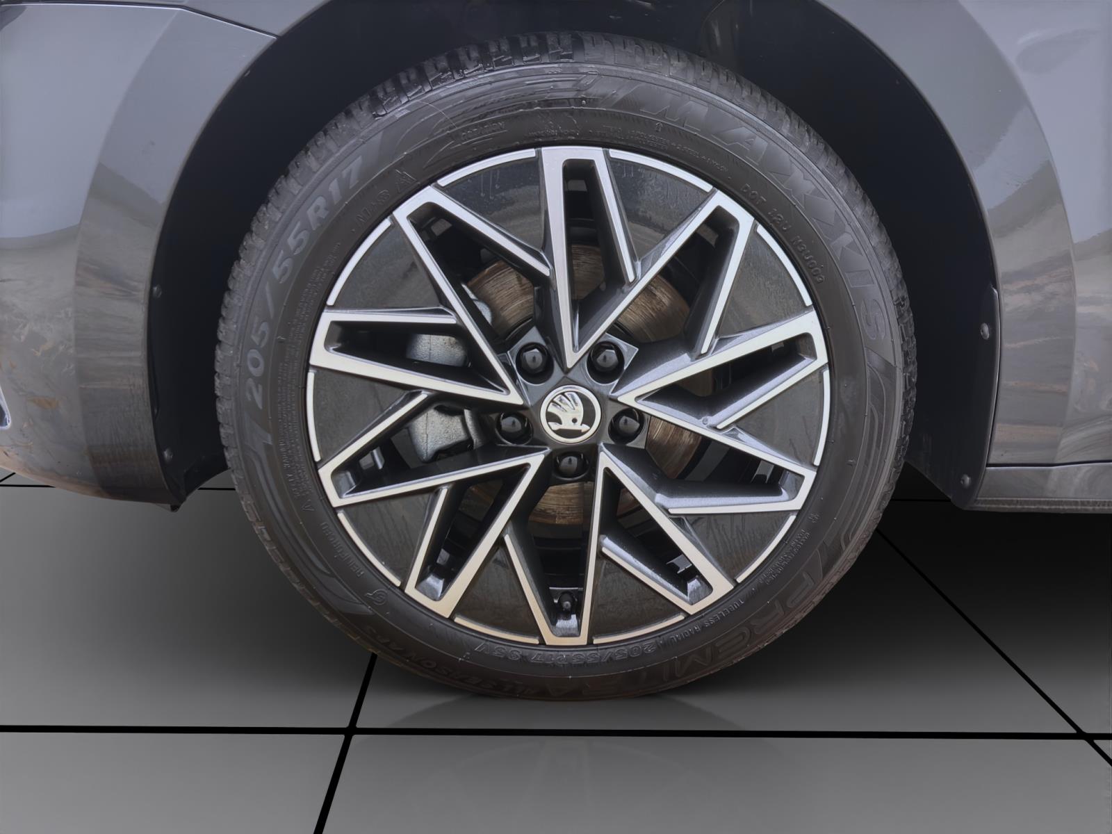 Skoda Octavia Combi 1.5 TSI SELECTION NAVI PDC SITZHZG ACC
