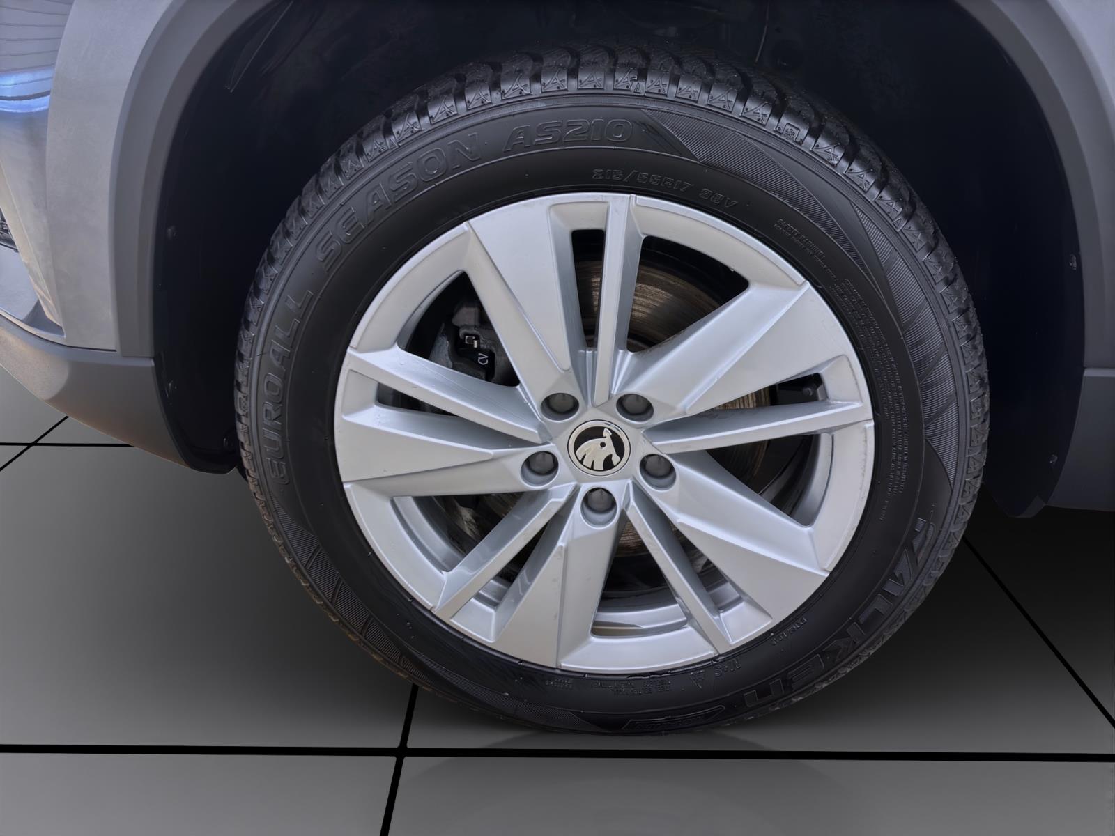 Skoda Karoq 1.5 TSI DSG SELECTION NAVI KAMERA MATRIX SITZHZG