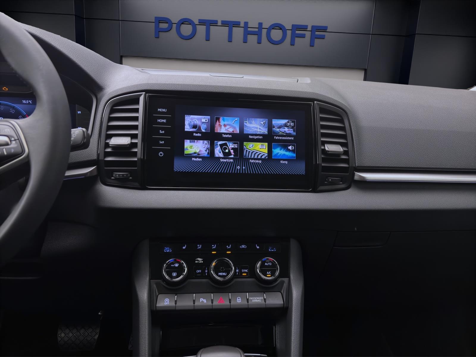 Skoda Karoq 1.5 TSI DSG SELECTION NAVI KAMERA MATRIX SITZHZG