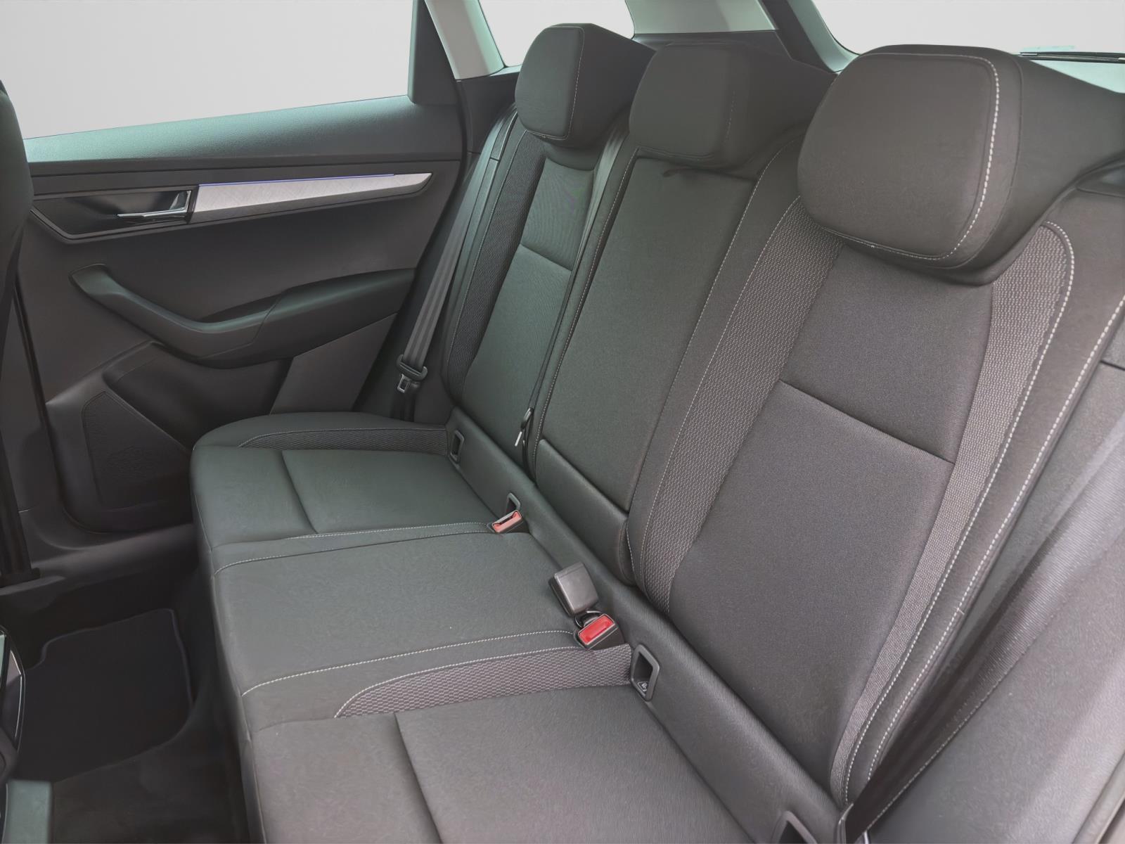 Skoda Karoq 1.5 TSI DSG SELECTION NAVI KAMERA MATRIX SITZHZG
