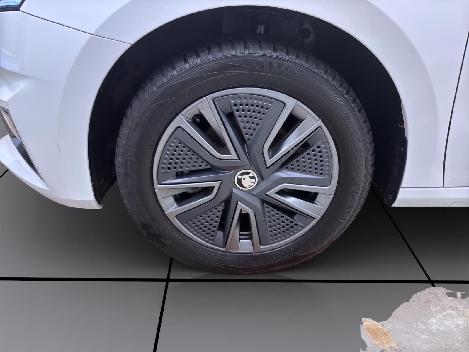 Bild 7: Skoda Fabia 1.0 TSI DSG DRIVE NAVI PANO KLIMA PDC