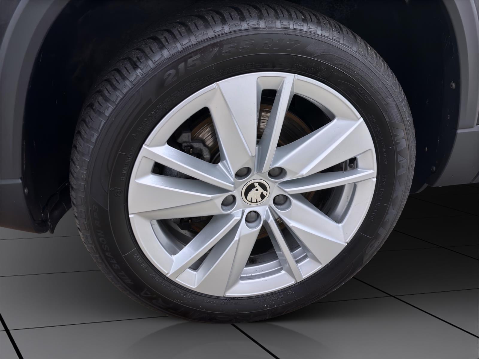 Skoda Karoq 1.5 TSI DSG SELECTION NAVI KAMERA MATRIX