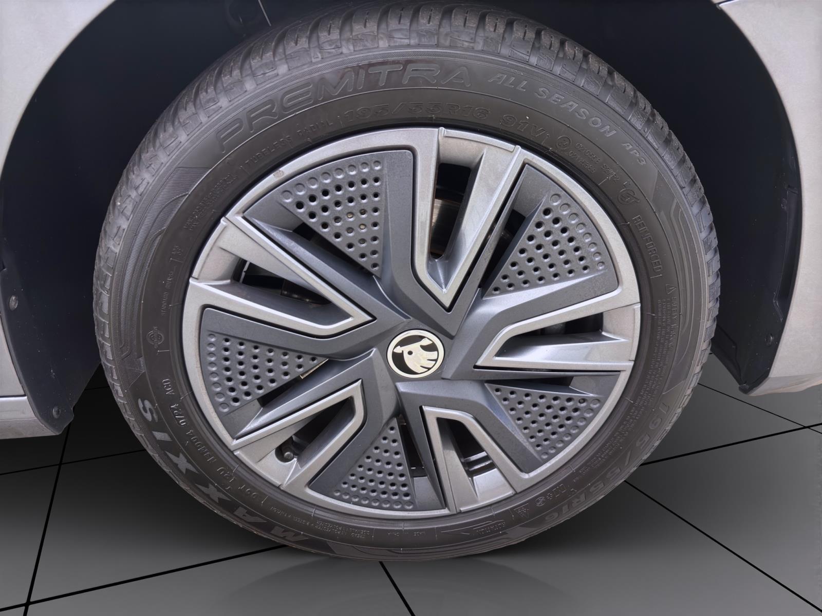 Bild 7: Skoda Fabia 1.0 TSI DSG DRIVE PANO NAVI SITZHZG PDC