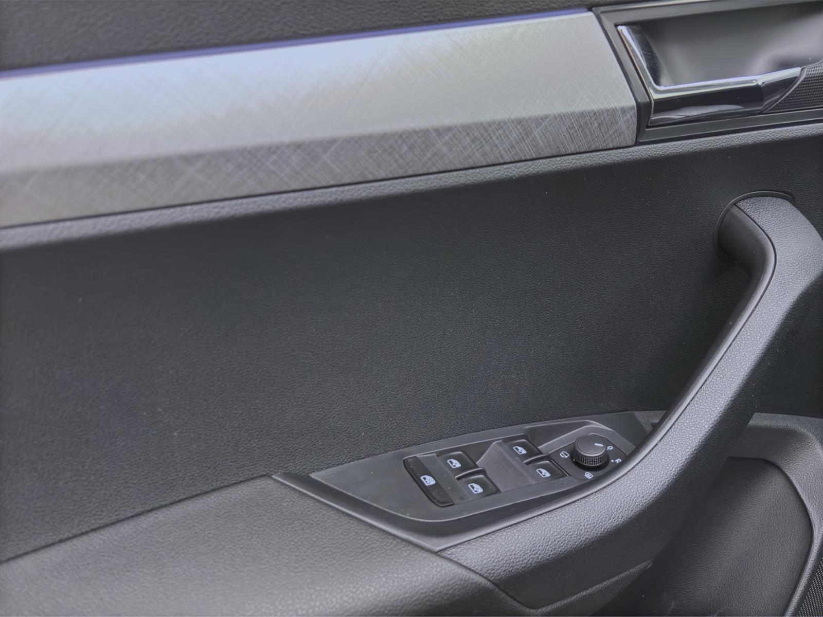 Skoda Karoq 1.5 TSI DSG SELECTION NAVI KAMERA PDC ACC