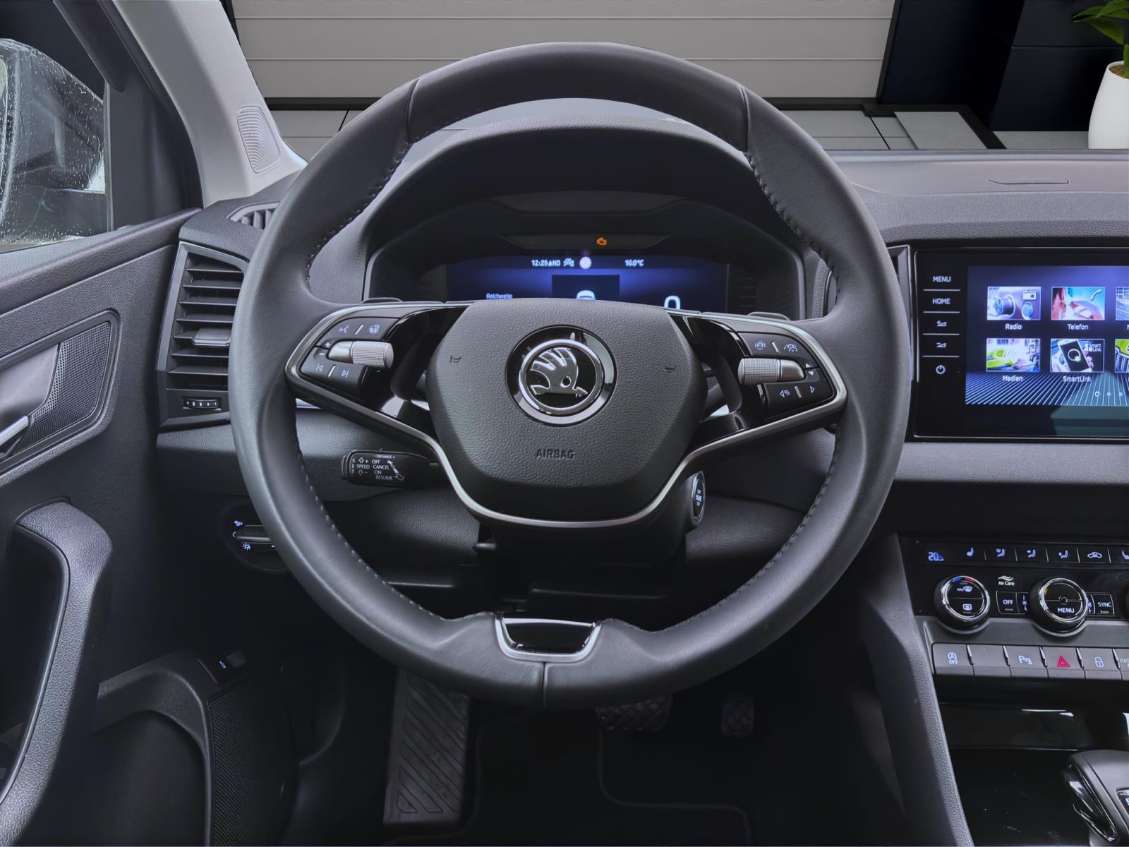 Skoda Karoq 1.5 TSI DSG SELECTION NAVI KAMERA PDC ACC
