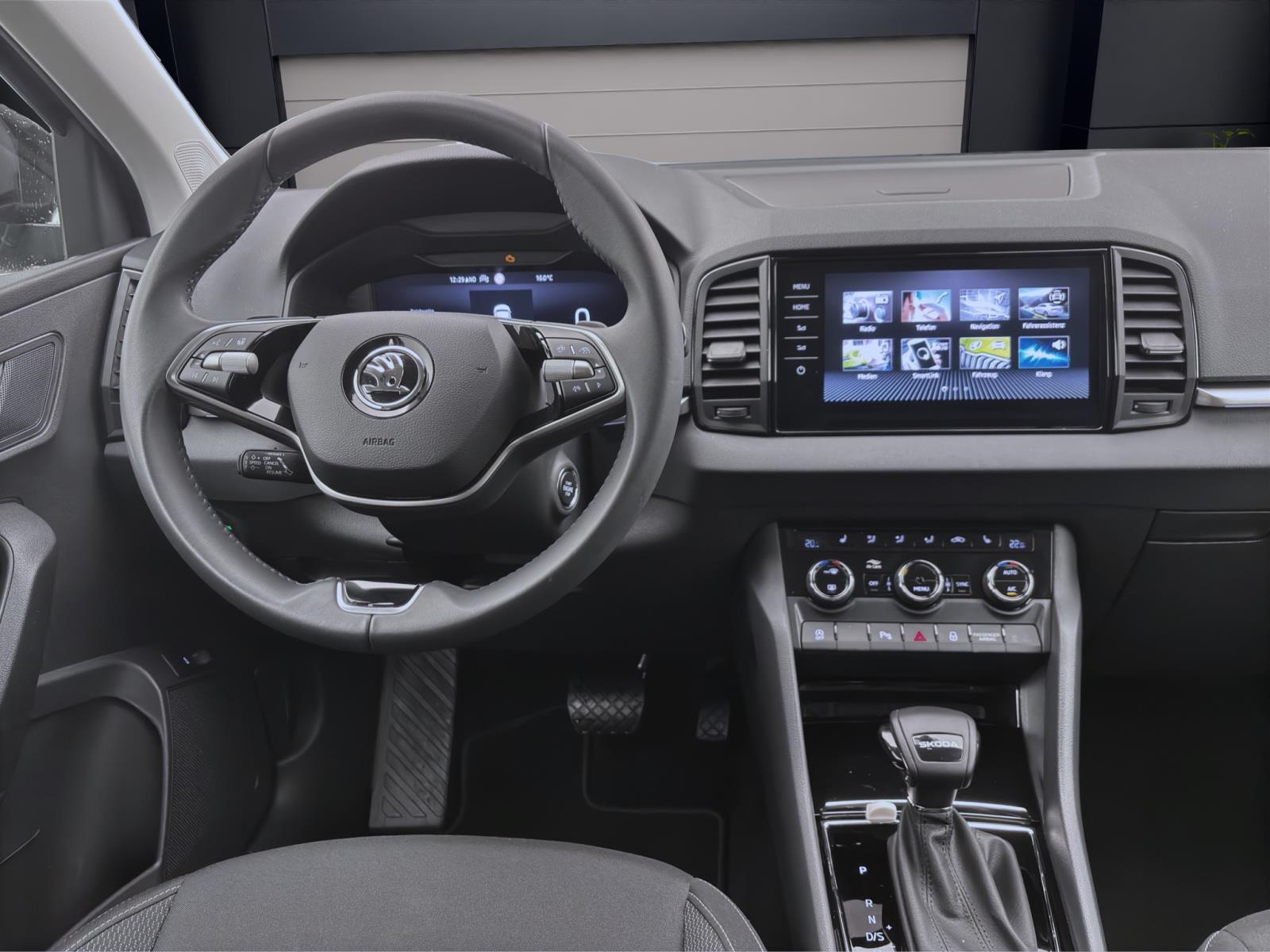 Skoda Karoq 1.5 TSI DSG SELECTION NAVI KAMERA PDC ACC