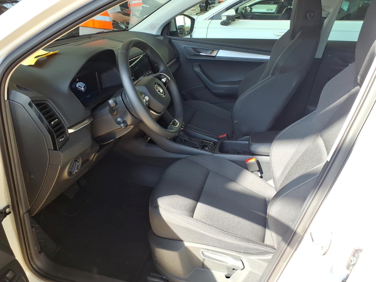 Skoda Karoq 1.5 TSI DSG SELECTION NAVI MATRIX PDC KAMERA