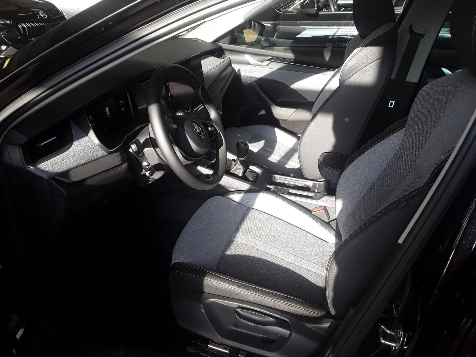 Skoda Octavia Combi 1.5 TSI SELECTION NAVI LED SITZHZG PDC