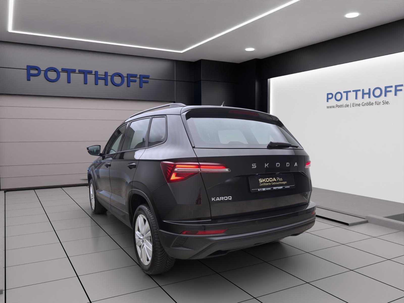 Skoda Karoq 1.5 TSI DSG SELECTION NAVI KAMERA PDC ACC