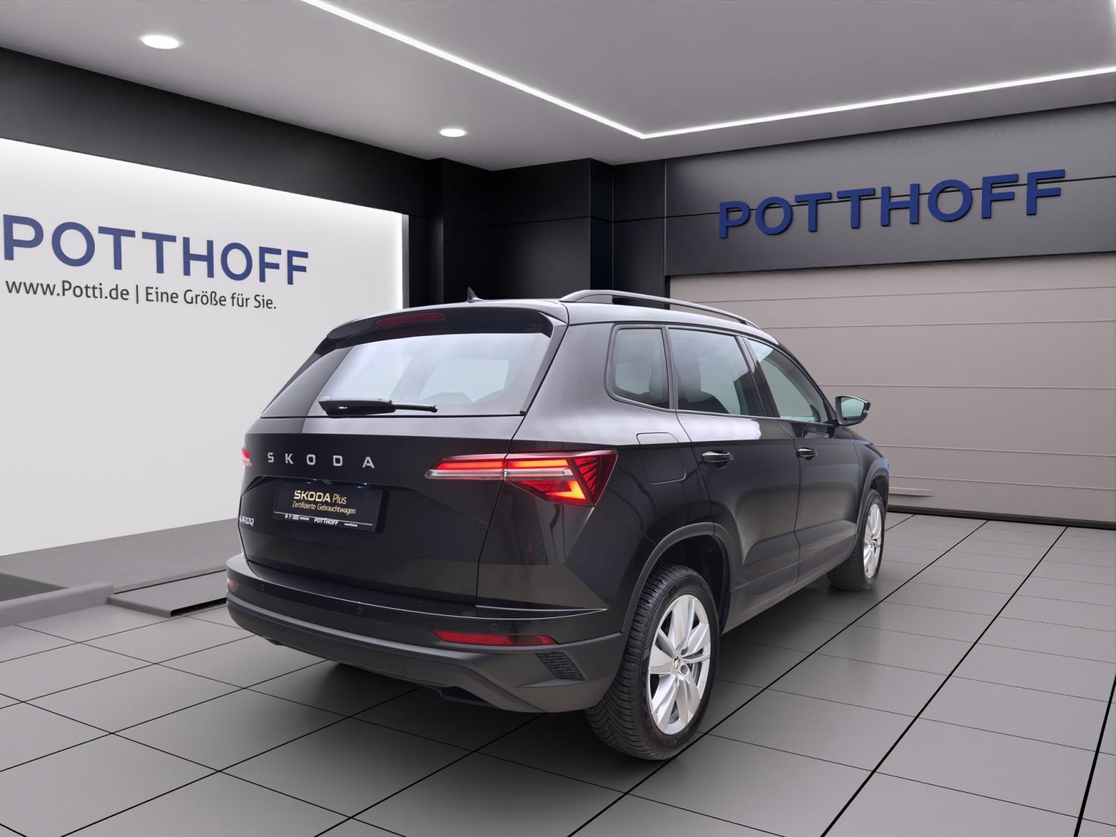 Skoda Karoq 1.5 TSI DSG SELECTION NAVI KAMERA PDC ACC