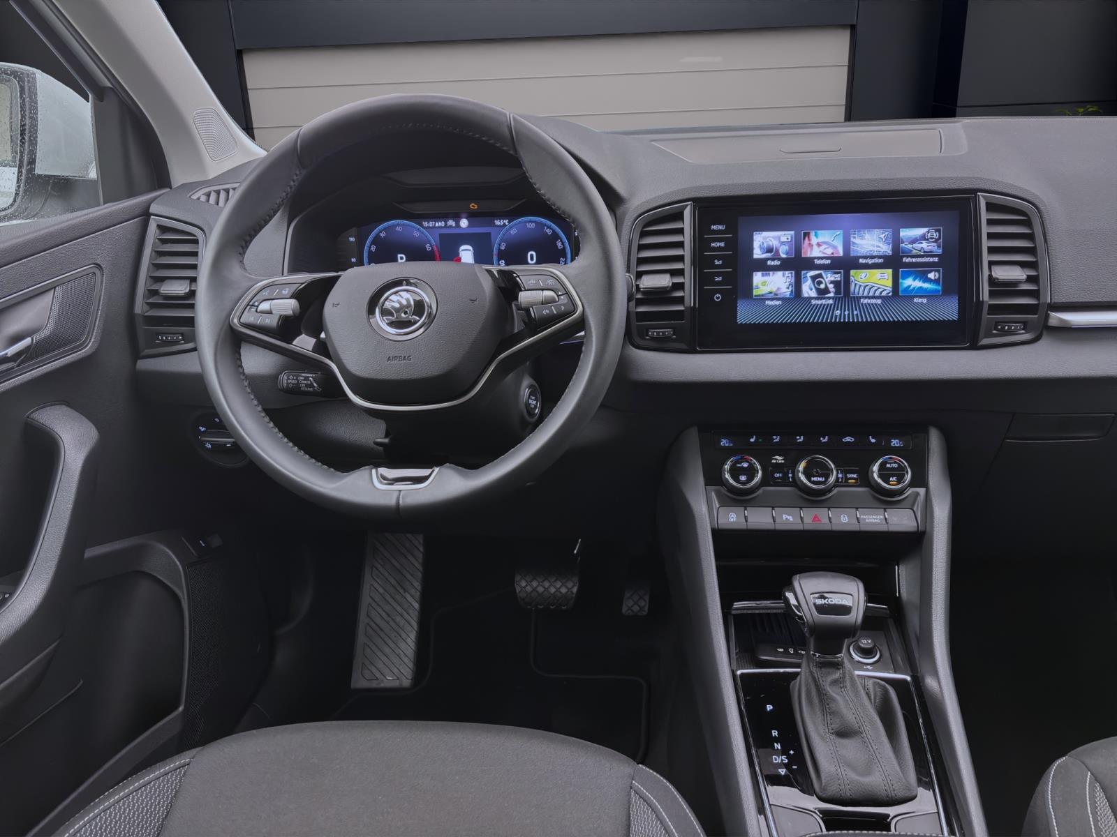 Skoda Karoq 1.5 TSI DSG SELECTION NAVI KAMERA ACC MATRIX