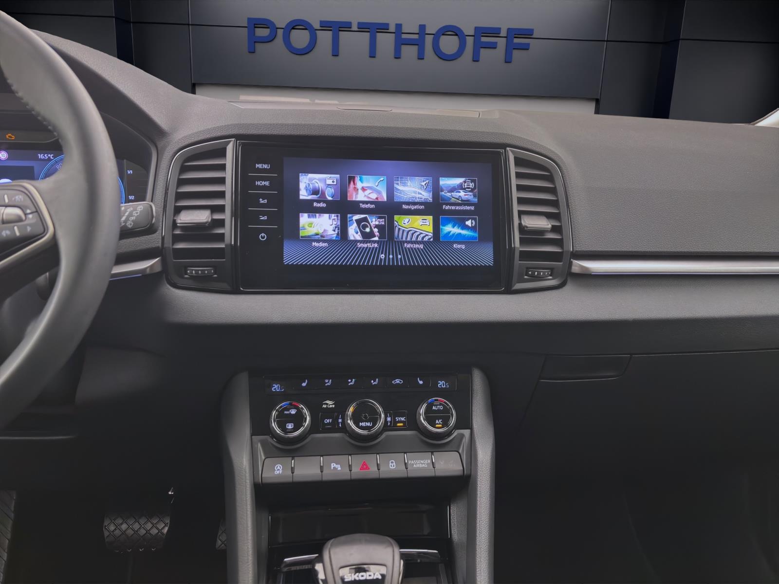 Skoda Karoq 1.5 TSI DSG SELECTION NAVI KAMERA ACC MATRIX