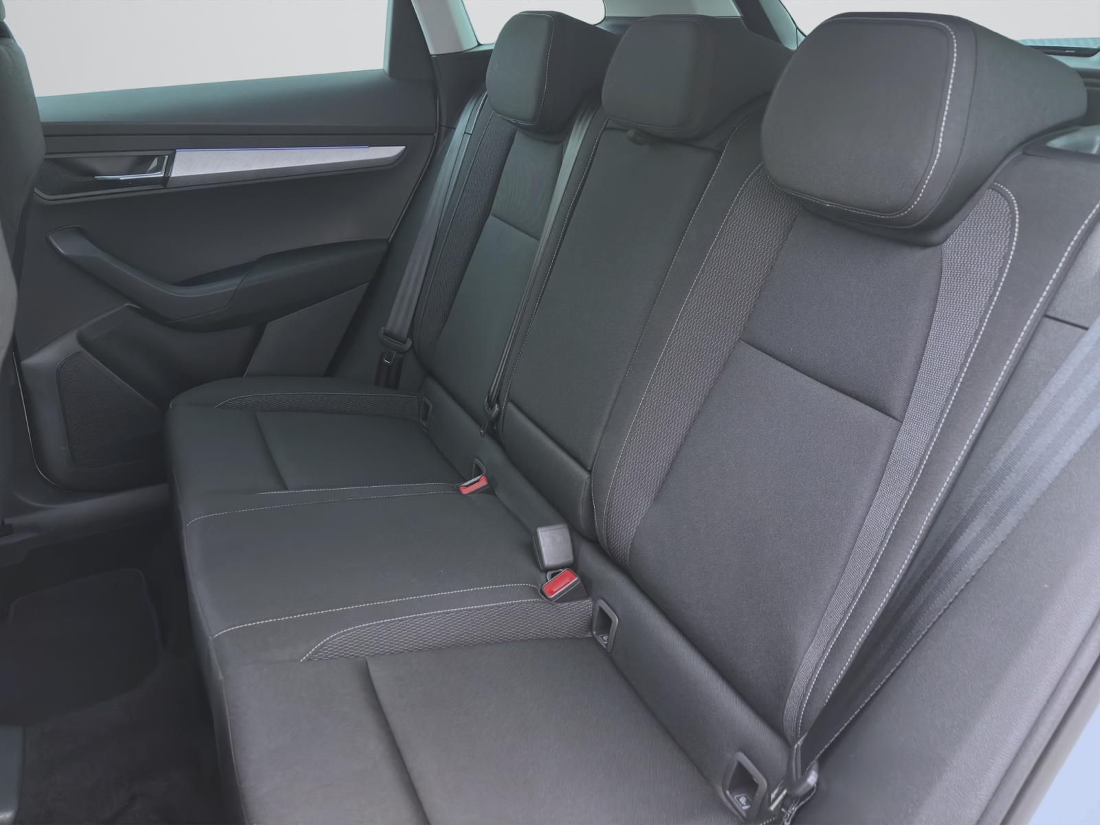 Skoda Karoq 1.5 TSI DSG SELECTION NAVI KAMERA ACC MATRIX