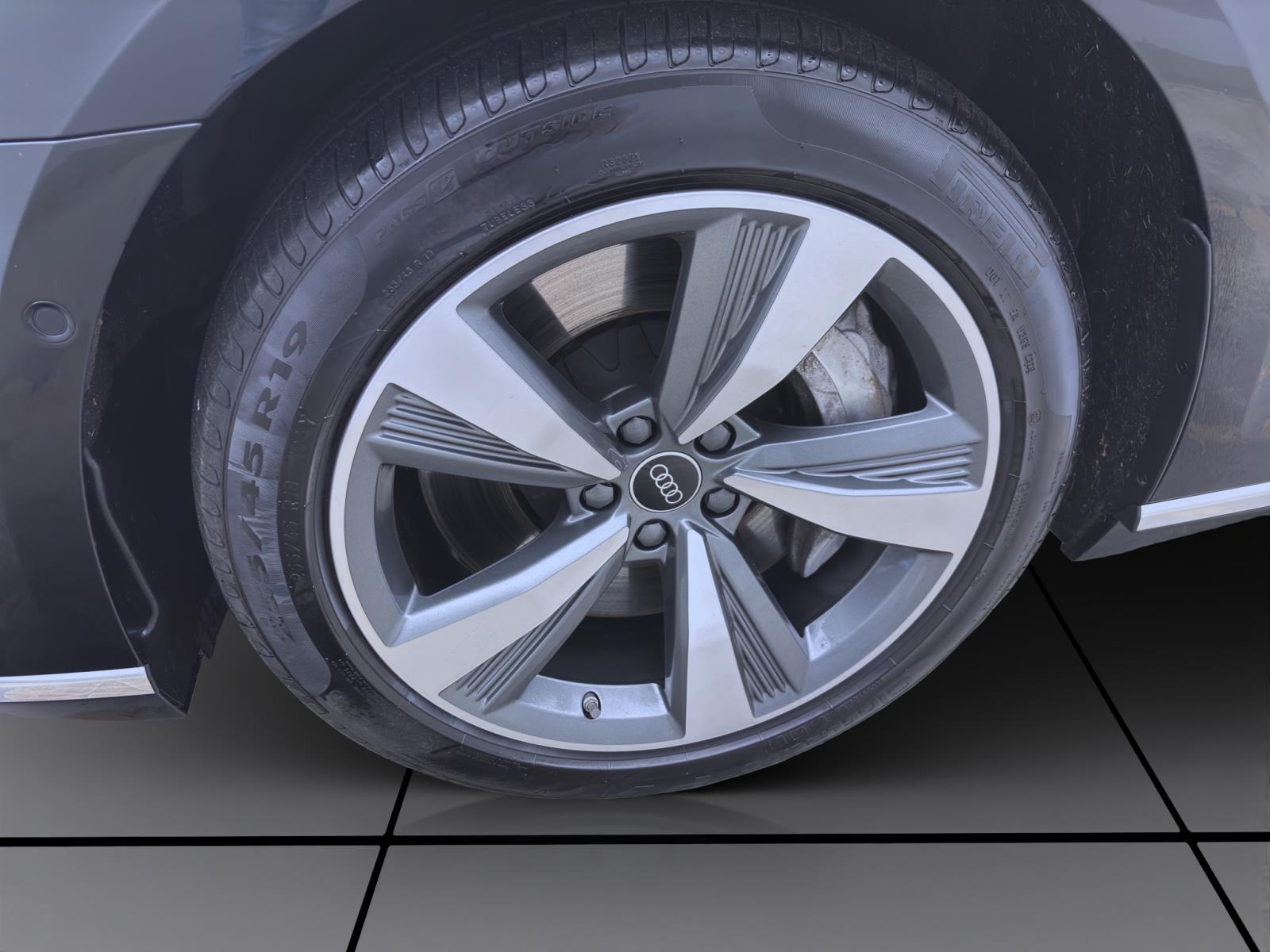 Audi A8 60 TFSIe Q PANO MATRIX SITZHZG PDC
