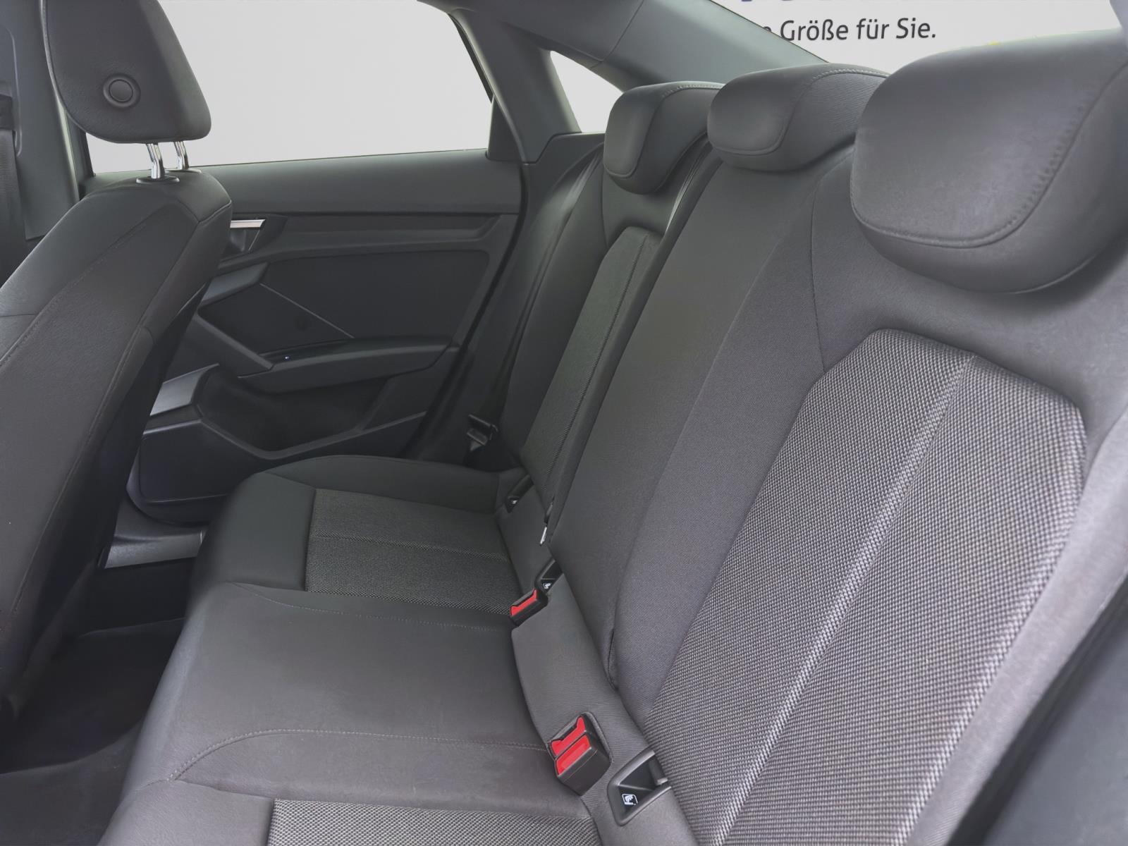 Bild 13: Audi A3 Limousine 35 TFSI ADVANCED SITZHZG KLIMA PDC GRA