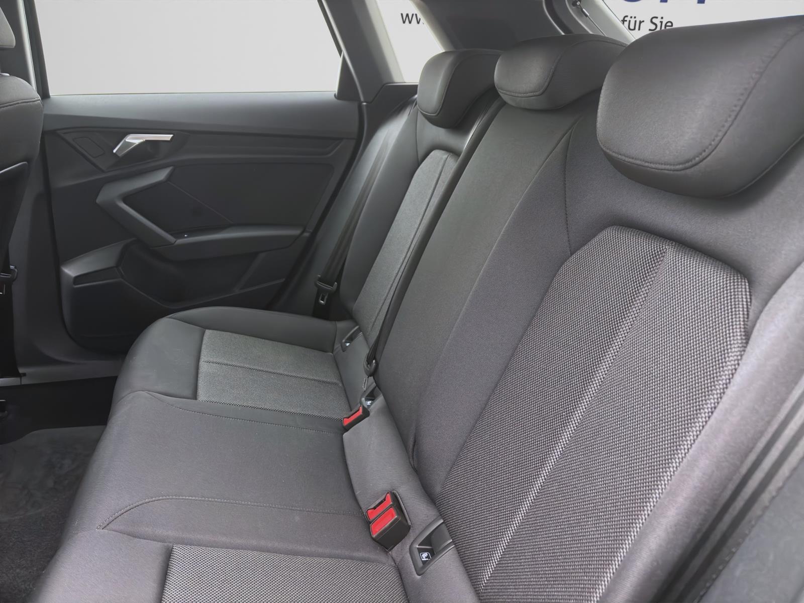 Bild 13: Audi A3 Sportback 30 TDI ADVANCED PDC VIRTUAL KLIMA LM17