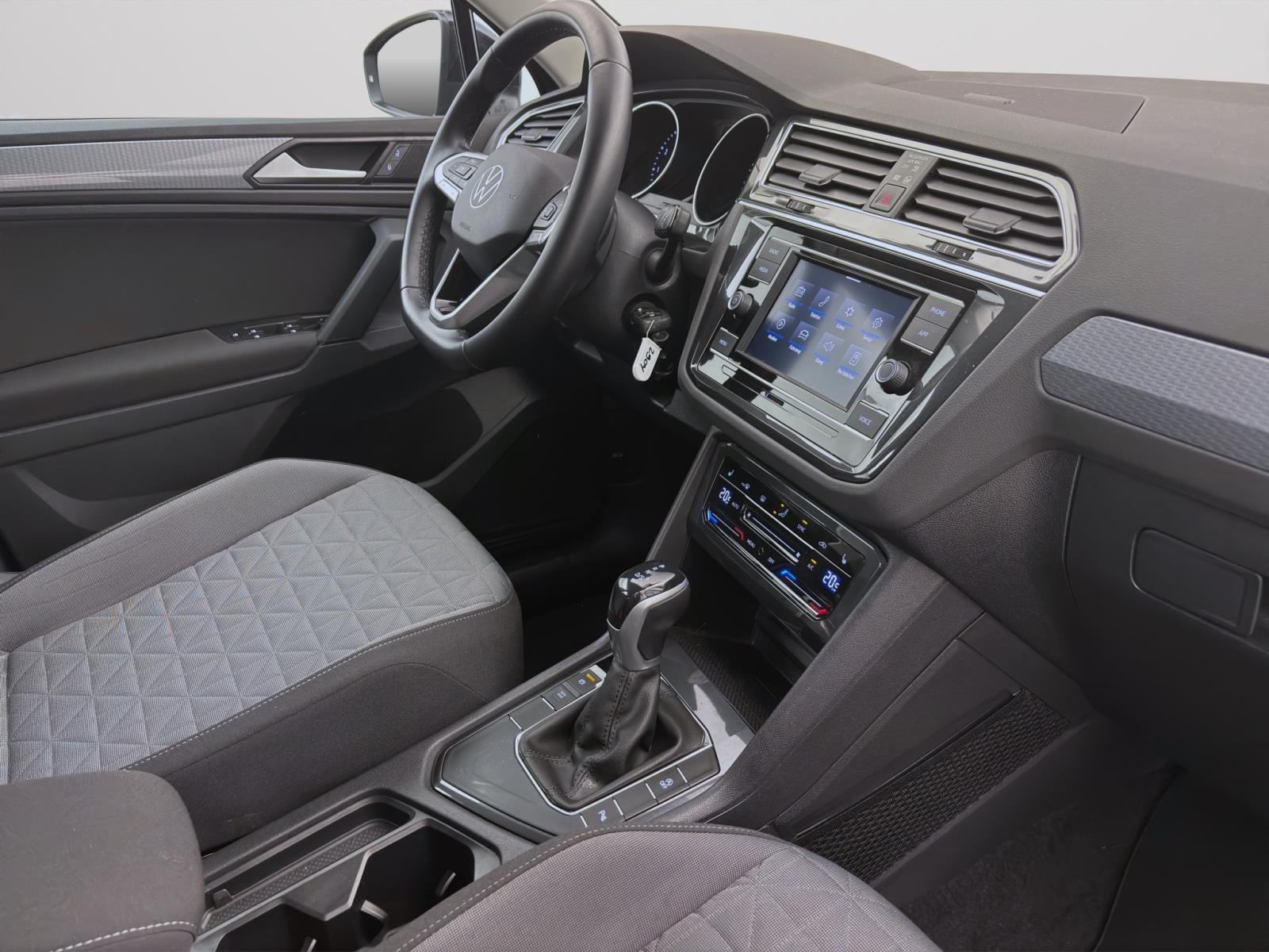 Bild 15: Volkswagen Tiguan 1.5 TSI DSG LIFE NAVI PDC SITZHZG ACC