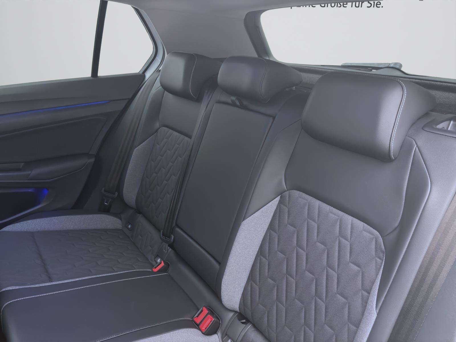 Volkswagen Golf 1.5 TSI GOAL NAVI AHK SITZHZG PDC