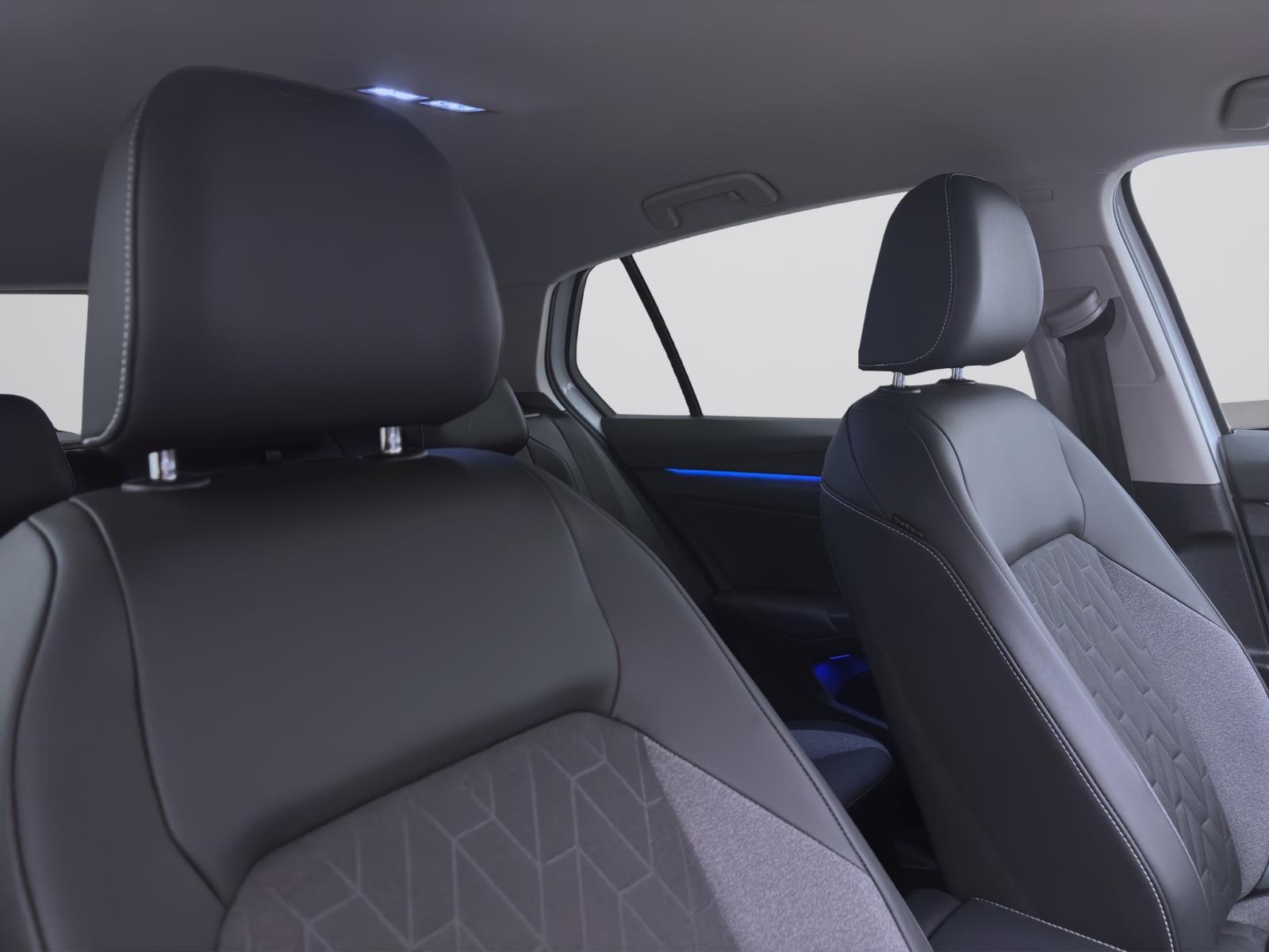 Volkswagen Golf 1.5 TSI GOAL NAVI AHK SITZHZG PDC