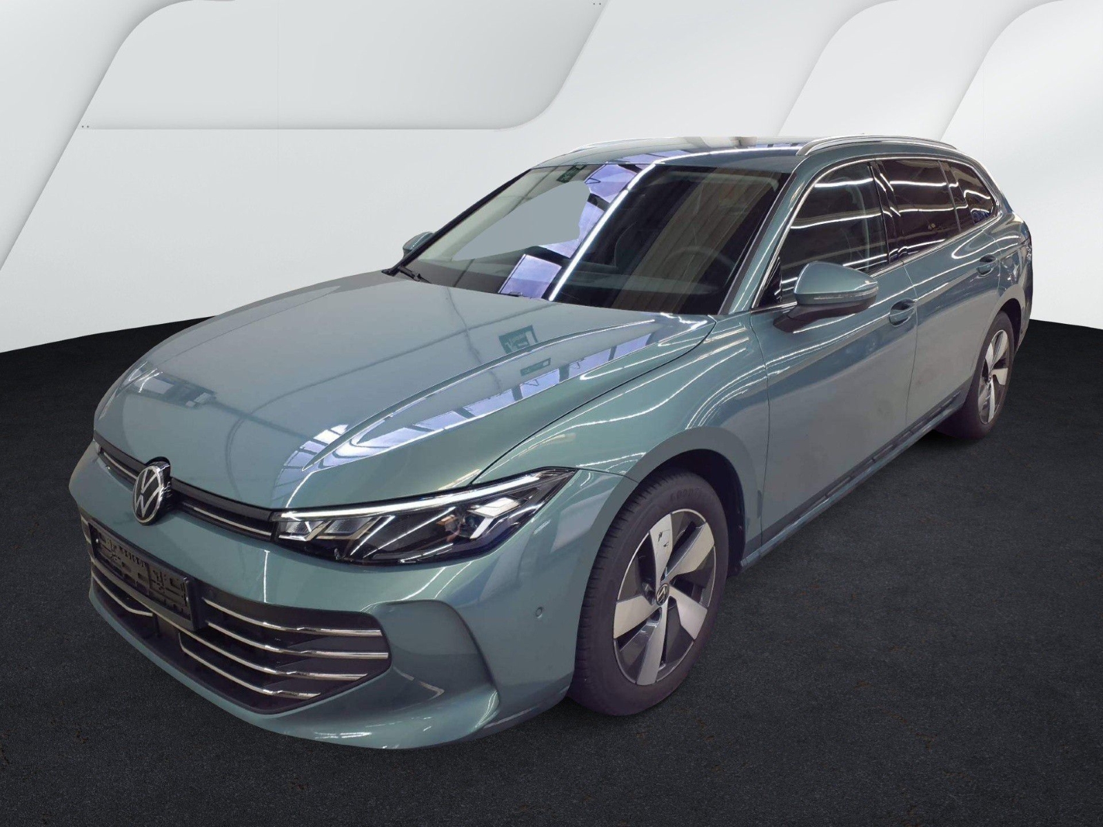 Volkswagen Passat Variant 1.5 eTSI DSG BUSINESS NAVI AHK KAMERA PDC