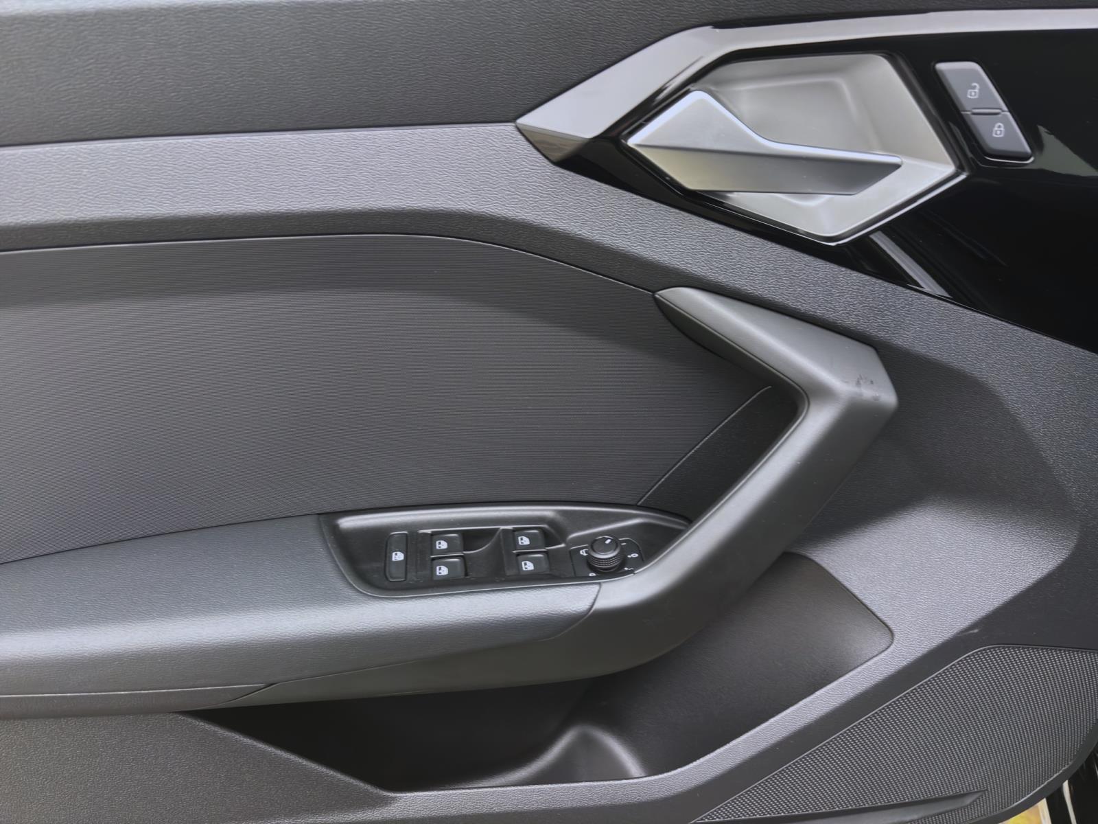 Bild 9: Audi A1 Sportback 25 TFSI ADVANCED PDC KLIMA SITZHZG LM16