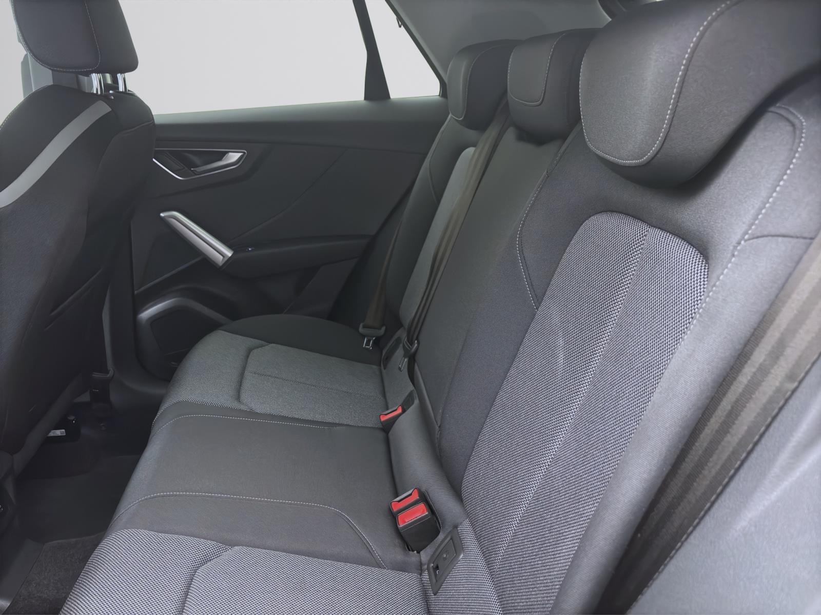 Bild 13: Audi Q2 30 TFSI ADVANCED PDC AHK NAVI KAMERA