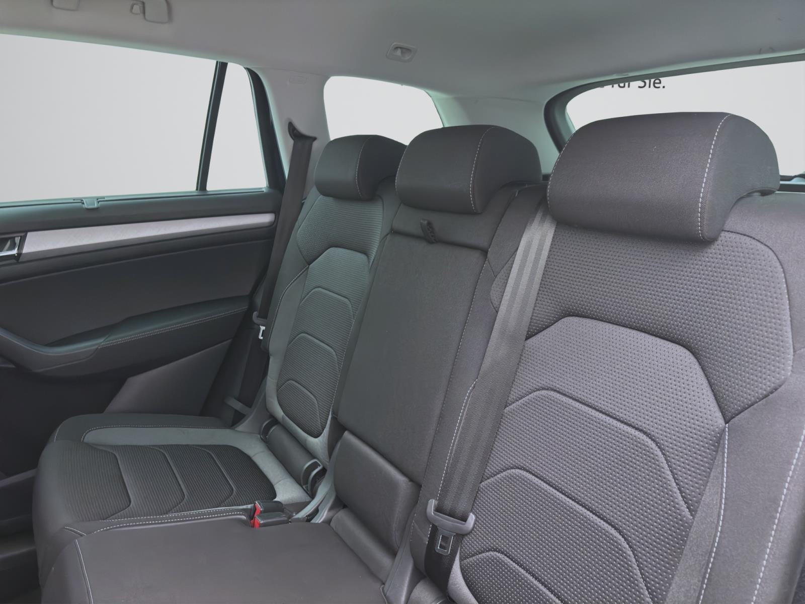 Skoda Kodiaq 2.0 TDI DSG 4x4 TOUR NAVI AHK PDC ACC