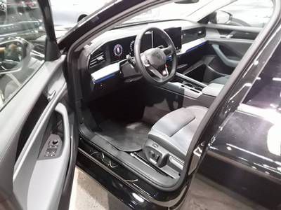 Volkswagen Passat Variant 1.5 eTSI DSG BUSINESS NAVI AHK ACC PDC