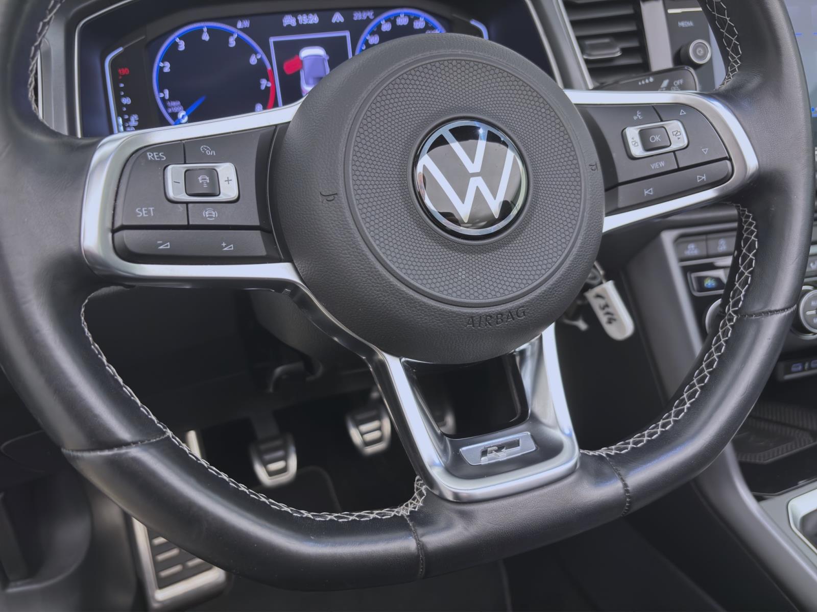 Bild 12: Volkswagen T-Roc Cabriolet 1.5 TSI R-LINE NAVI PDC SITZHZG ACC