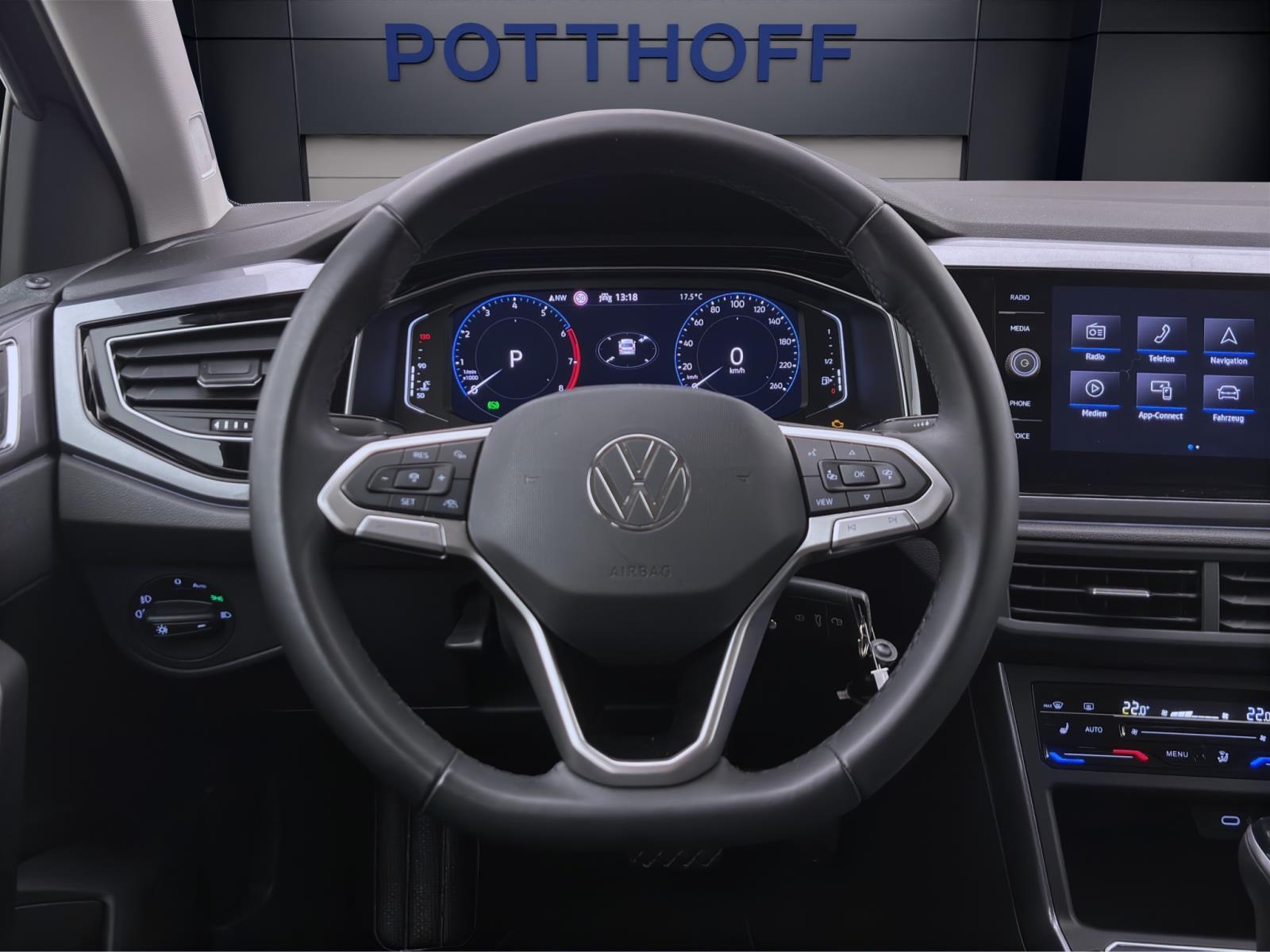 Volkswagen Polo 1.0 TSI DSG STYLE NAVI IQ.LIGHT ACC PDC