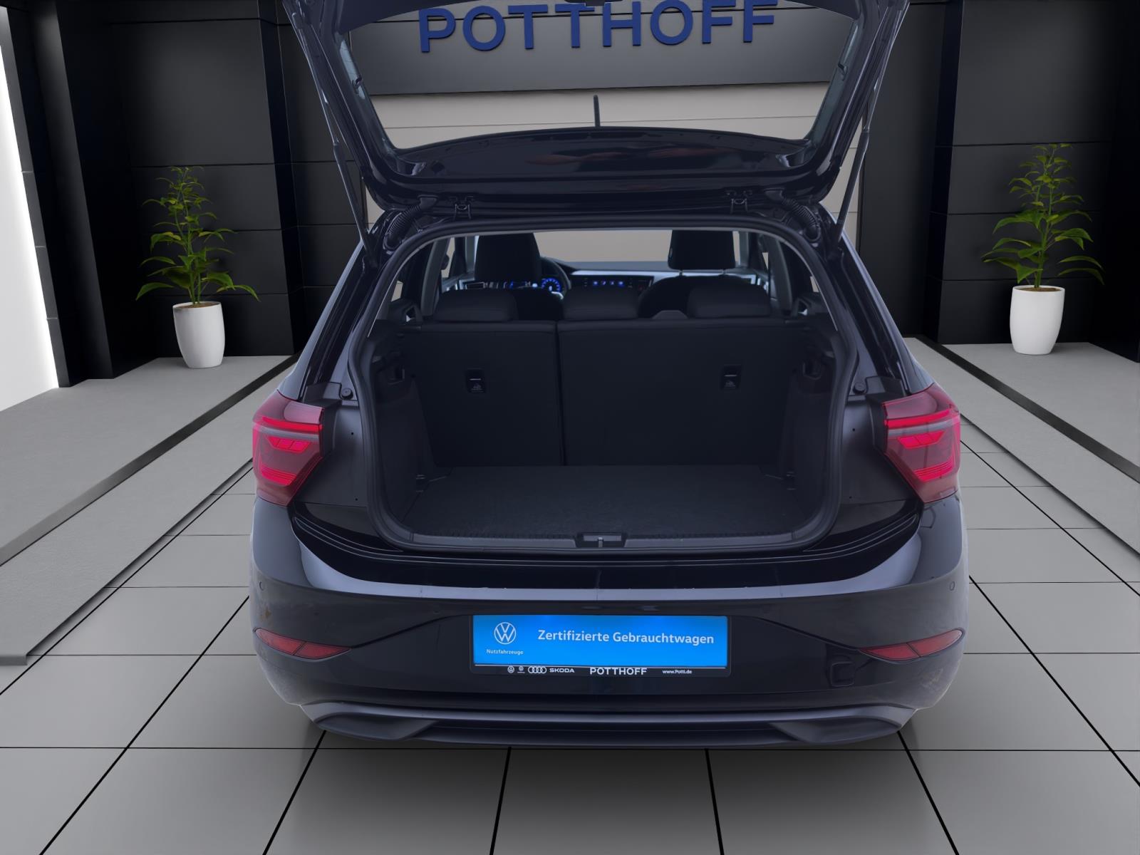 Volkswagen Polo 1.0 TSI DSG STYLE NAVI IQ.LIGHT ACC PDC