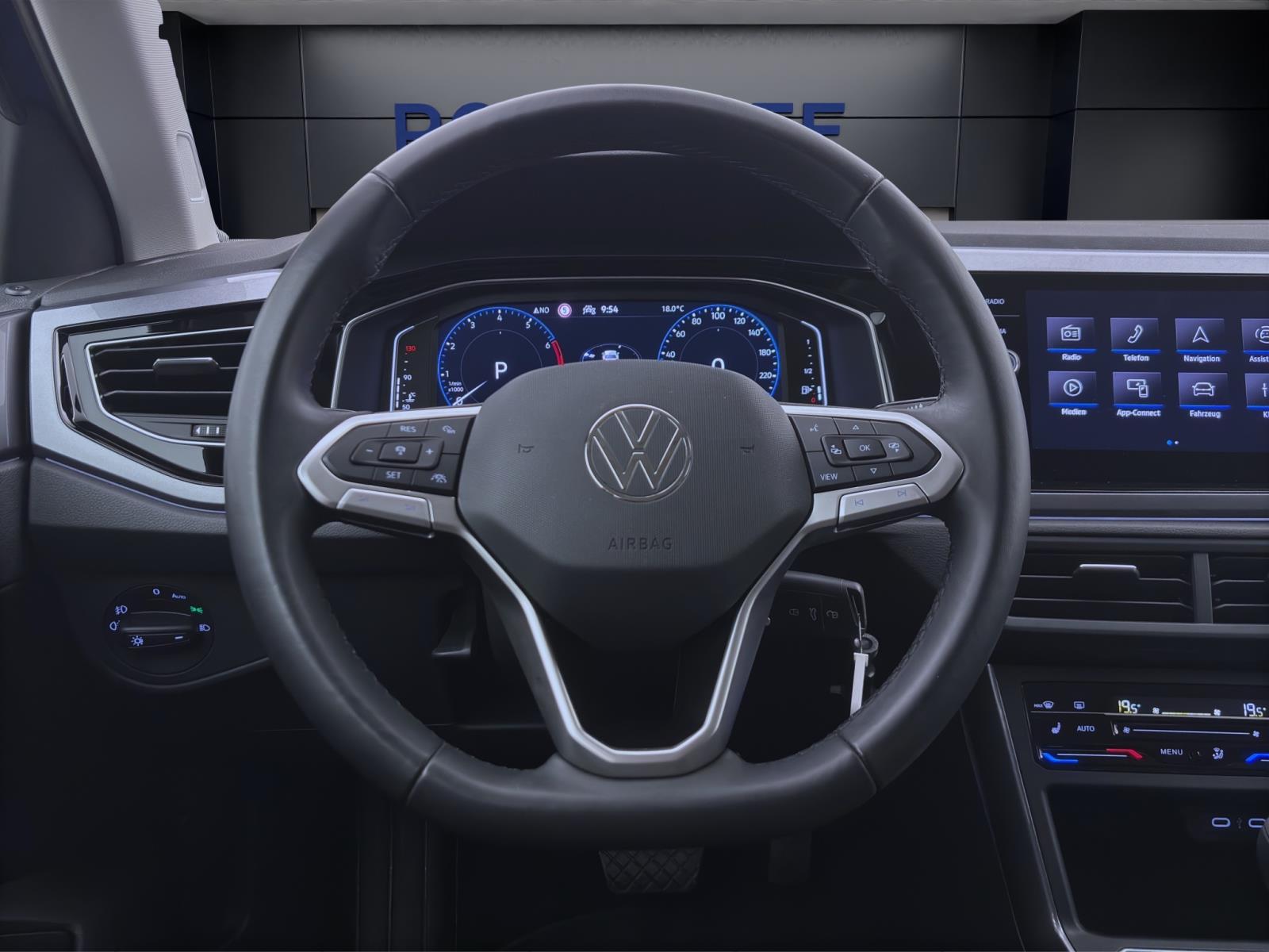 Volkswagen Polo 1.0 TSI DSG STYLE NAVI IQ.LIGHT SITZHZG PDC