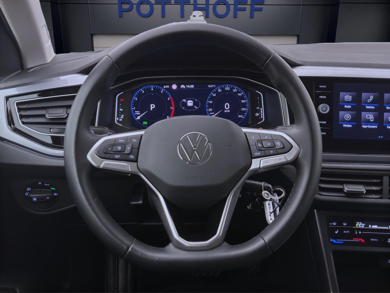 Volkswagen Polo 1.0 TSI DSG STYLE NAVI IQ.LIGHT SITZHZG PDC