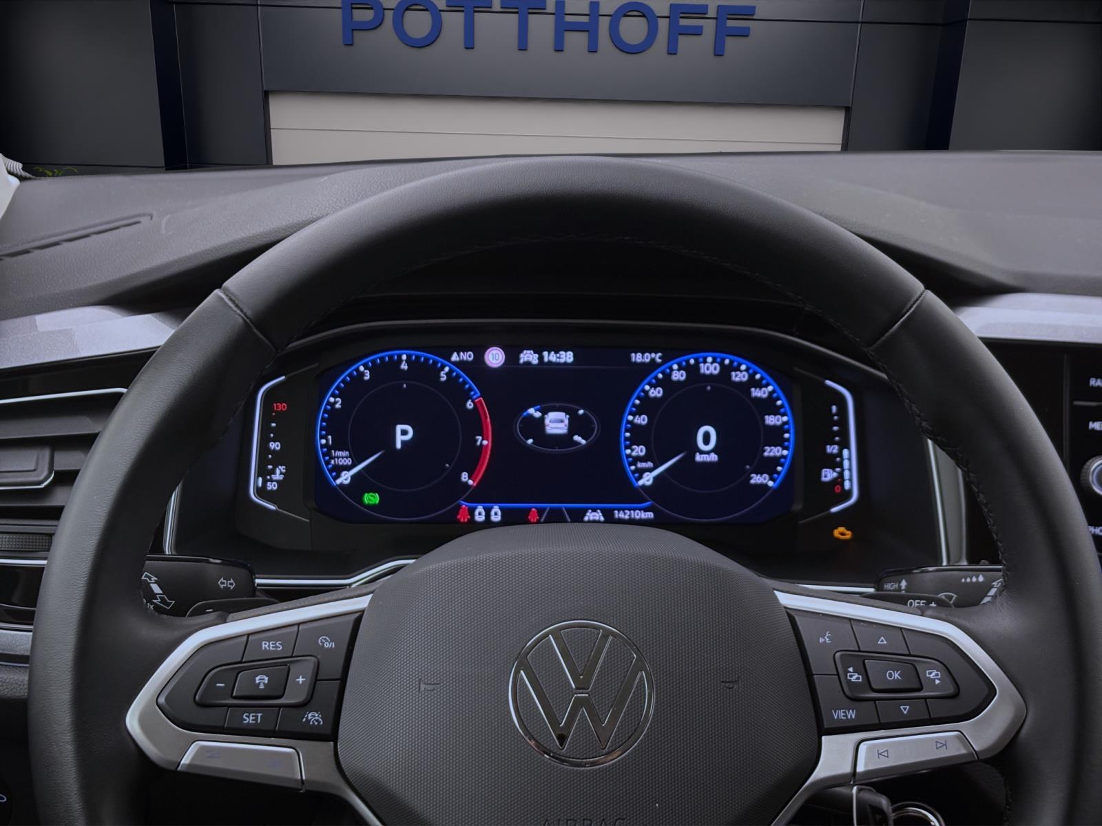 Volkswagen Polo 1.0 TSI DSG STYLE NAVI IQ.LIGHT SITZHZG PDC