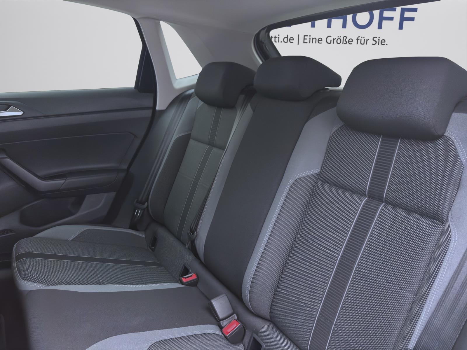 Volkswagen Polo 1.0 TSI DSG STYLE NAVI IQ.LIGHT SITZHZG PDC