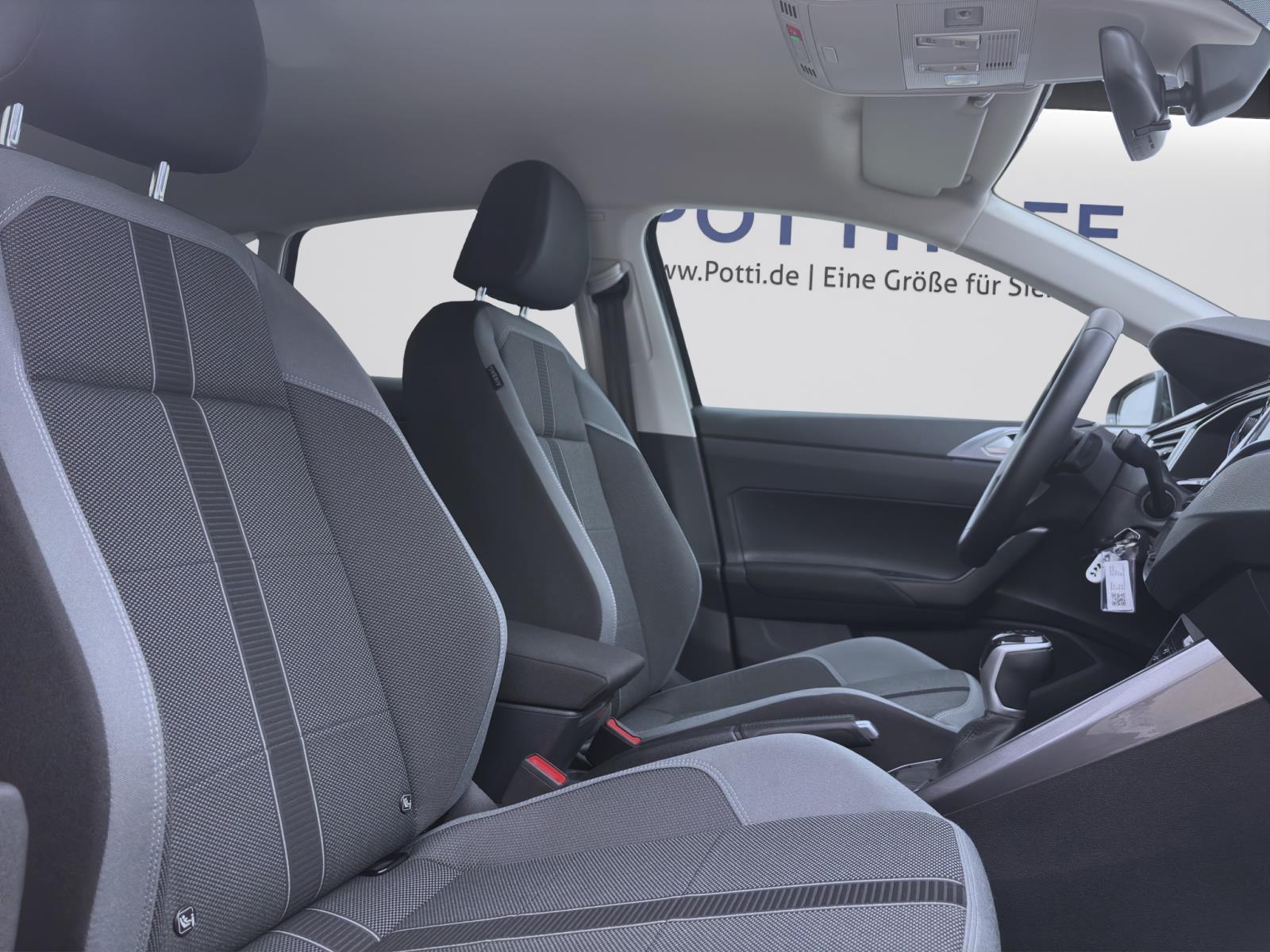 Volkswagen Polo 1.0 TSI DSG STYLE NAVI IQ.LIGHT SITZHZG PDC