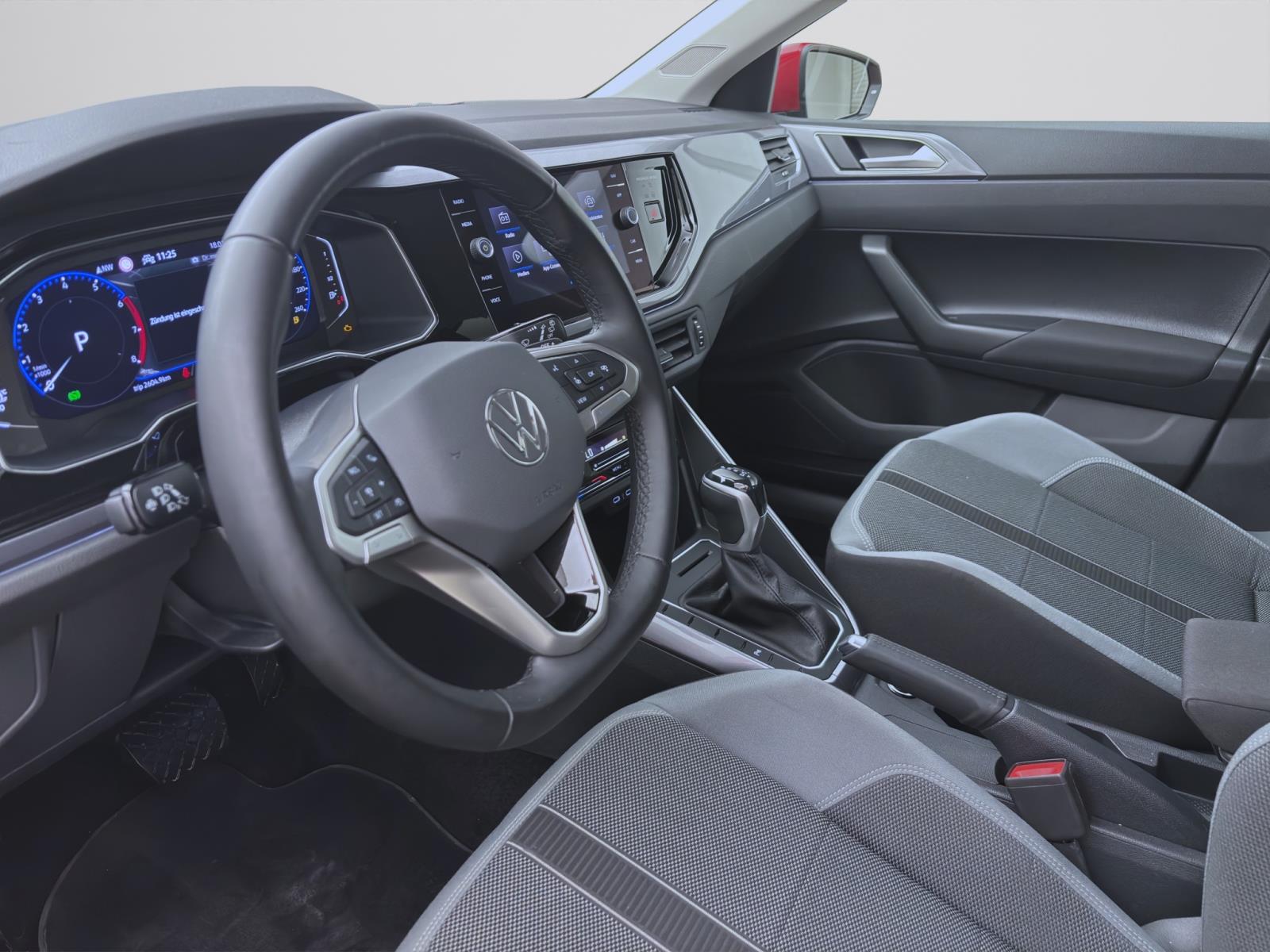 Volkswagen Polo 1.0 TSI DSG STYLE NAVI IQ.LIGHT SITZHZG PDC