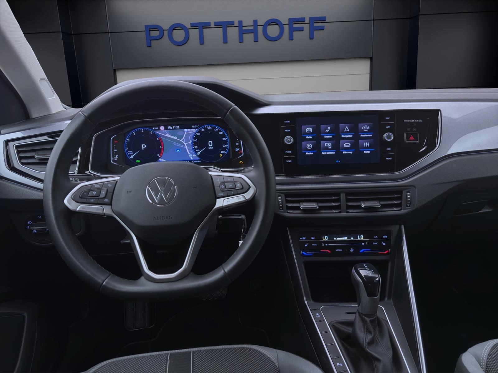 Volkswagen Polo 1.0 TSI DSG STYLE NAVI IQ.LIGHT SITZHZG PDC