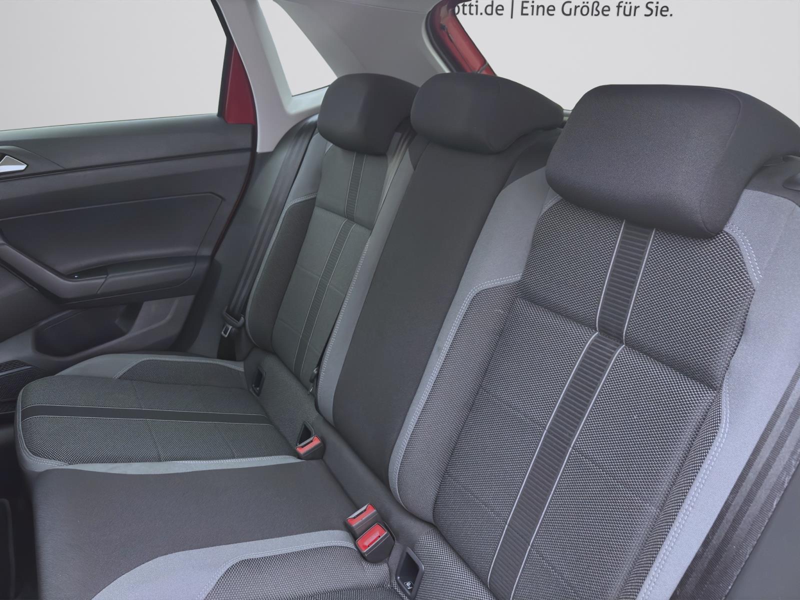 Volkswagen Polo 1.0 TSI DSG STYLE NAVI IQ.LIGHT SITZHZG PDC