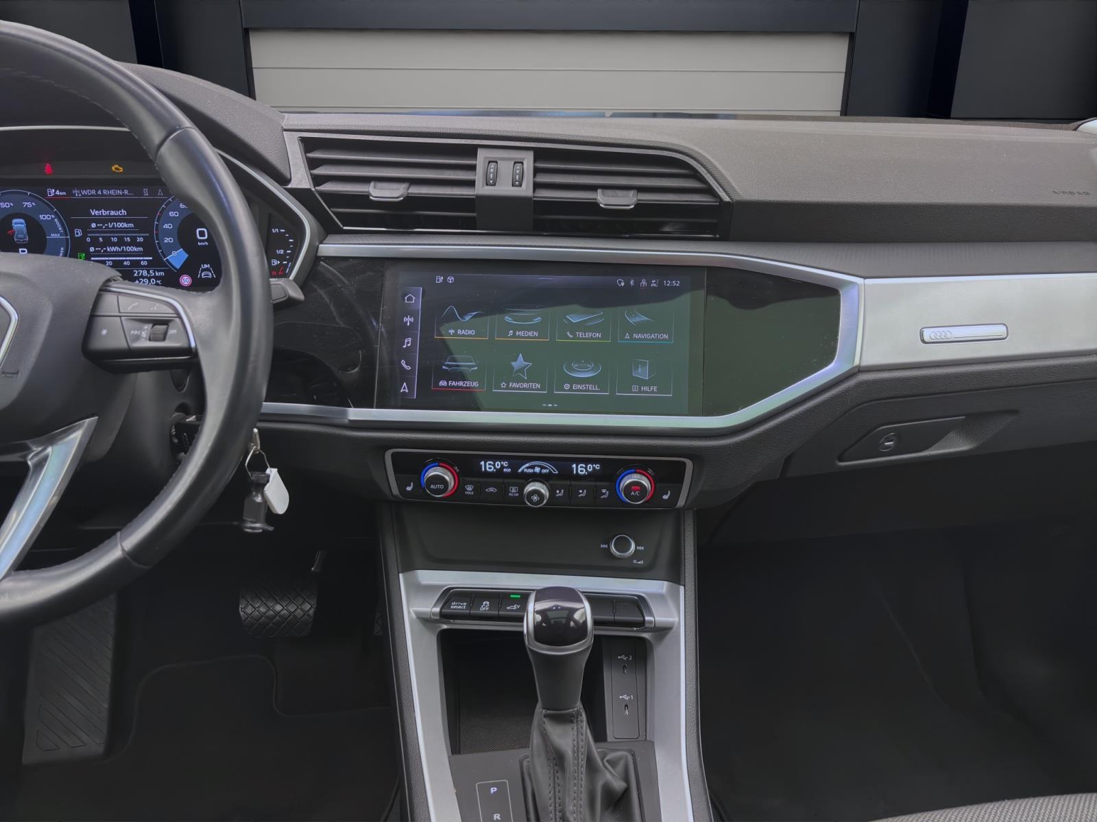 Audi Q3 45 TFSIe PANO AHK NAVI SHZG VIRTUAL