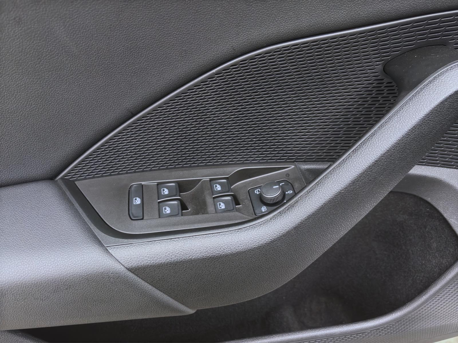 Bild 9: Skoda Octavia Combi 2.0 TDI STYLE NAVI PDC SITZHZG LED