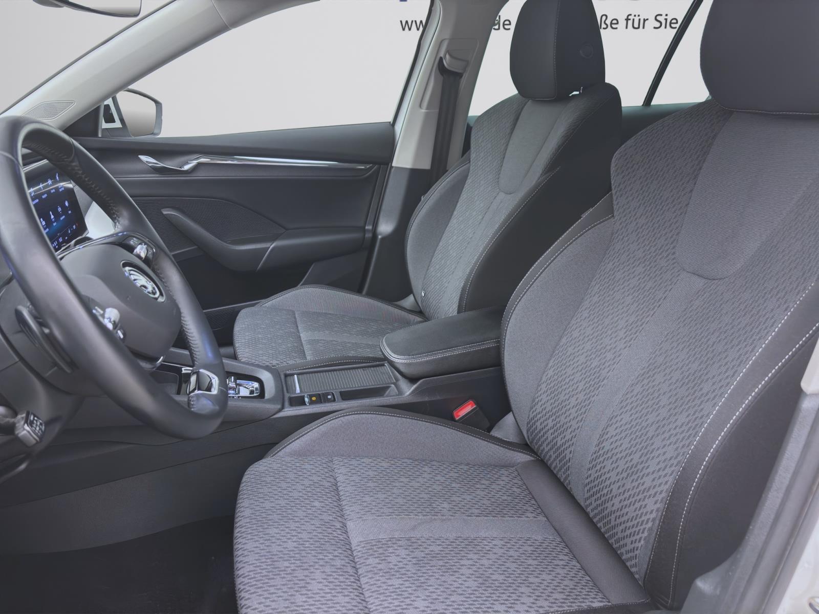 Bild 8: Skoda Octavia Combi 2.0 TDI DSG STYLE NAVI AHK PDC ACC