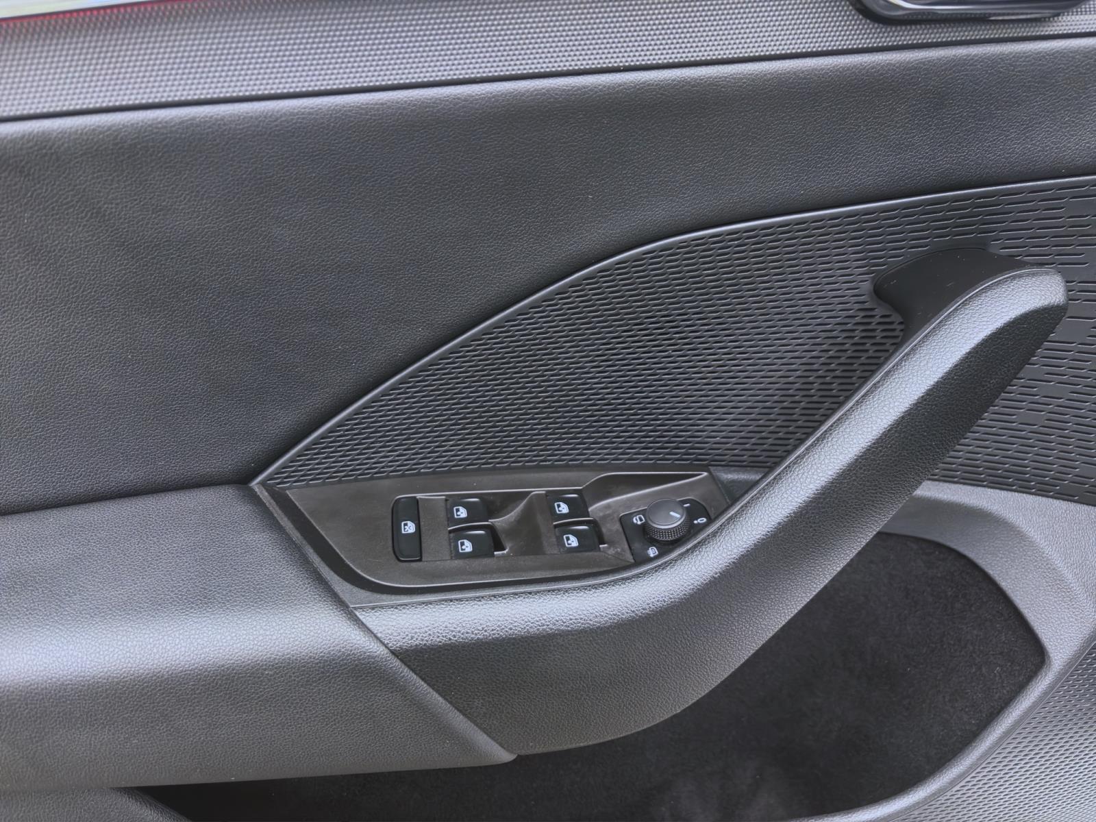 Bild 9: Skoda Octavia Combi 2.0 TDI DSG STYLE NAVI AHK PDC ACC